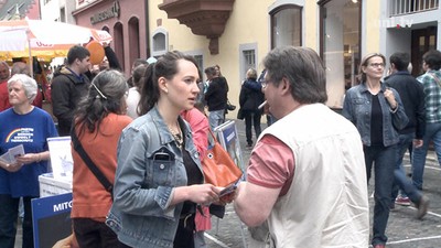 Beitrag junge Politiker_Tabea Eichauer im Wahlkampf.jpg