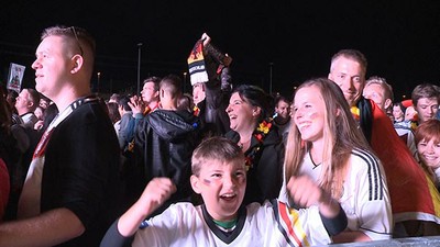 das war unsere wm_der fans freuen sich ueber den_weltmeister titel.jpg