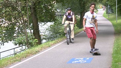 Longboarden am Dreisamufer.jpg