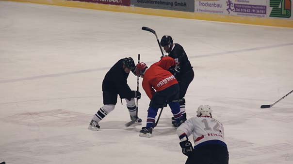 EISHOCKEY1.jpg